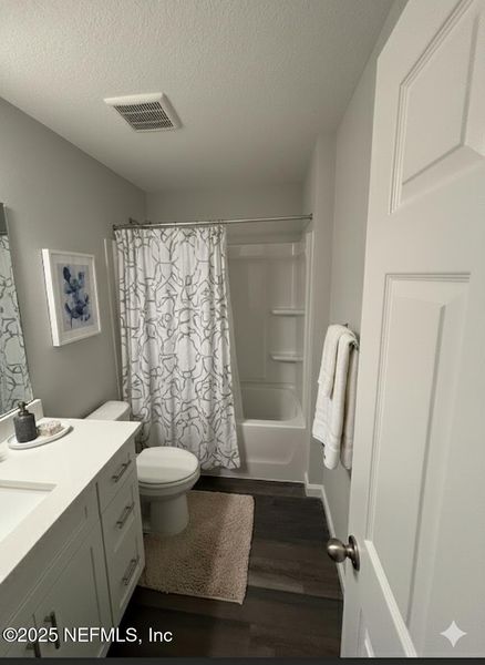 Furnished interior view inside a new home in , Jacksonville (Image 8).