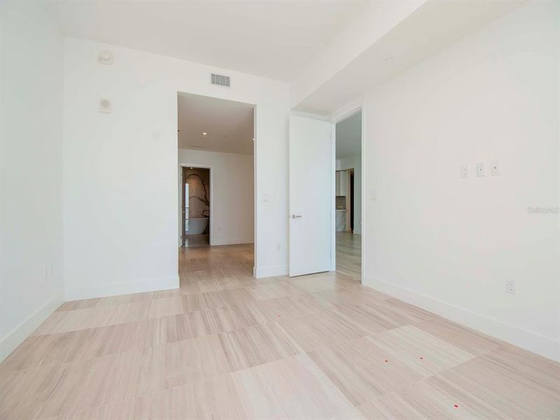Spacious, unfurnished interior of a new home in , Tampa (Image 63). Spacious, unfurnished interior of a new home in , Tampa (Image 63).