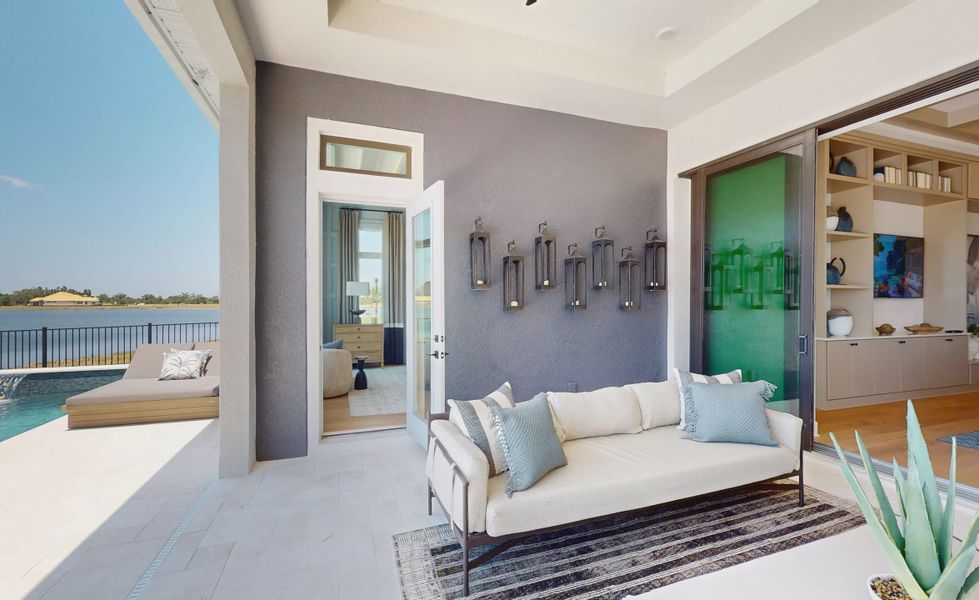 Exterior details and patio area of a home in Palmera, Venice (Image 27).