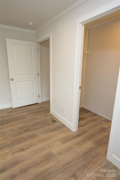 Primary Bedroom w/ walk-in closet