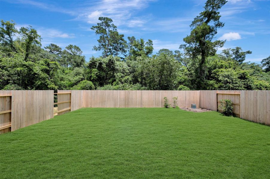 Exterior details and patio area of a home in Sorella, Tomball (Image 26).