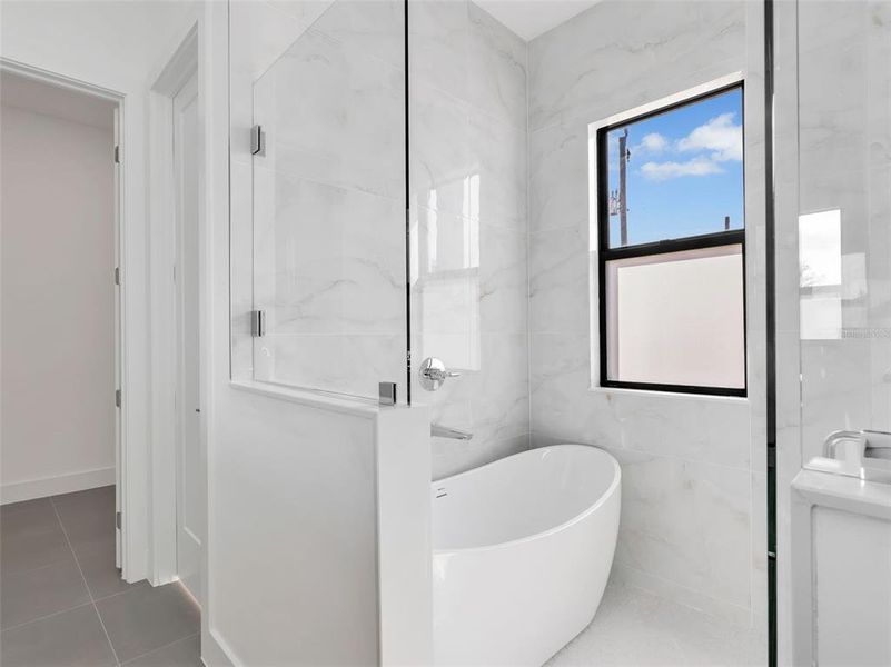 Furnished interior view inside a new home in , Port Charlotte (Image 16).