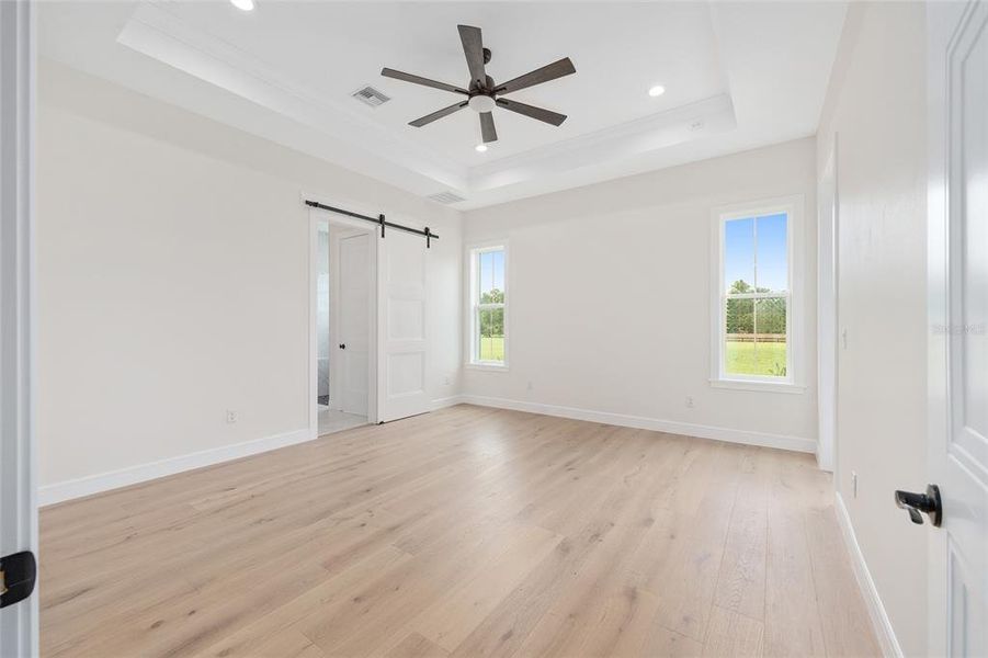 Spacious, unfurnished interior of a new home in , Ocala (Image 27).