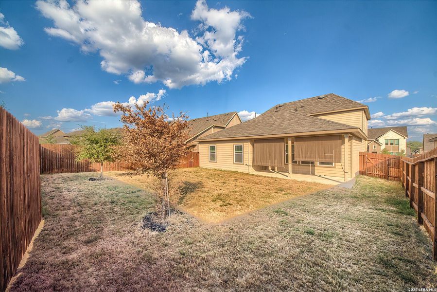 Exterior details and patio area of a home in Brookstone Creek, San Antonio (Image 3).