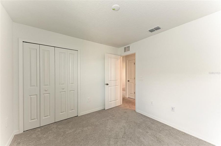 Spacious, unfurnished interior of a new home in , Sarasota (Image 22).