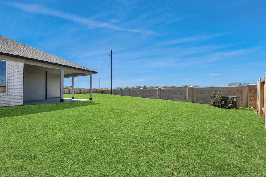 Explore the expansive backyard with its inviting covered patio—a perfect blend of space for the kids to play and adults to unwind. Ideal for creating your outdoor oasis, this backyard accommodates patio furniture, a BBQ pit, and endless possibilities for leisure and entertainment.