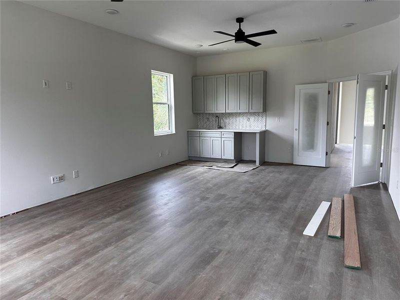 Spacious, unfurnished interior of a new home in , Tampa (Image 91).
