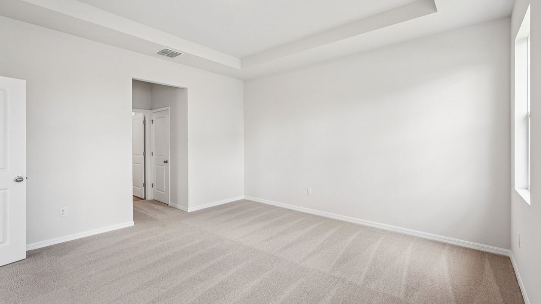 Representative unfurnished interior of a home built from the Lantana by D.R. Horton in Silverstone North, Palmetto (Image 22).