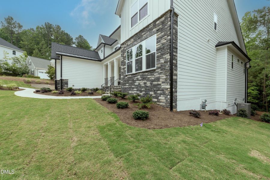 009_Side View 009_Side View