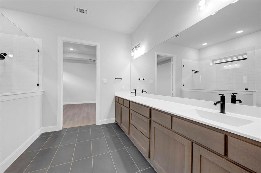 Furnished interior view inside a new home in Elements at Viridian - Traditional Series, Arlington (Image 16).