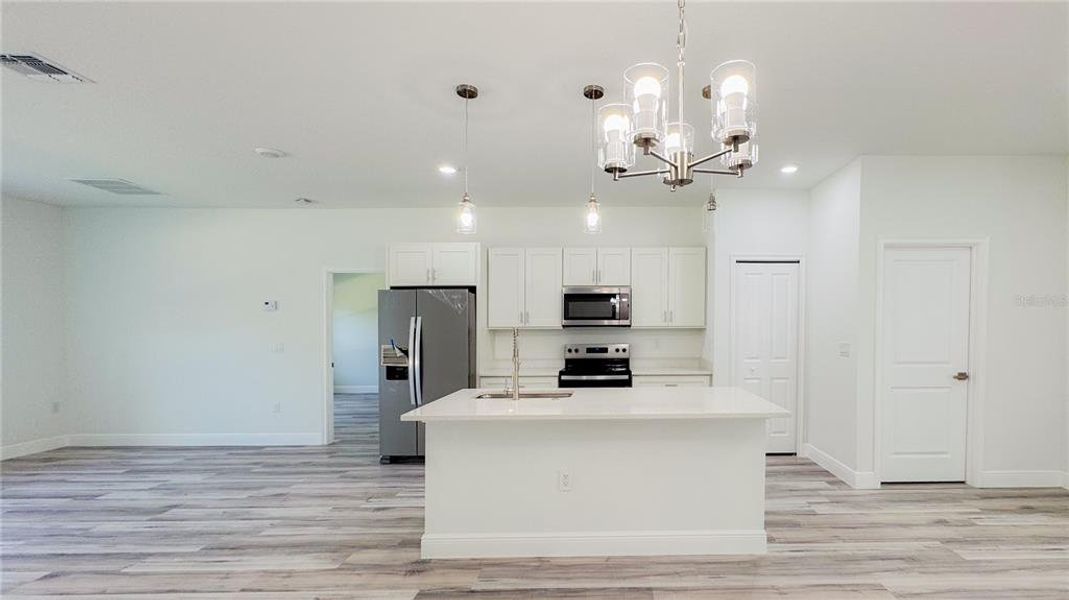 Spacious, unfurnished interior of a new home in , Ocala (Image 18).