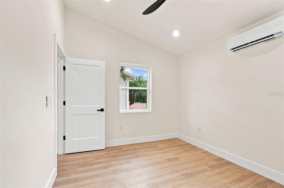 Spacious, unfurnished interior of a new home in , St. Petersburg (Image 53). Spacious, unfurnished interior of a new home in , St. Petersburg (Image 53).