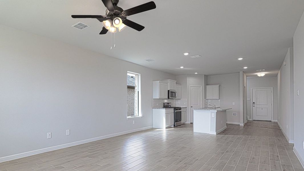 Spacious, unfurnished interior of a new home in The Canyons, Keene (Image 20).
