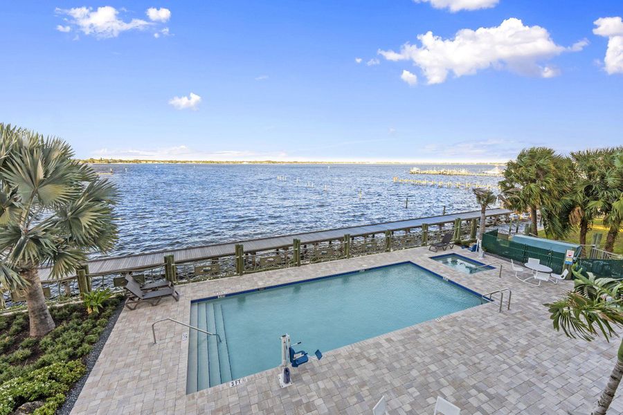 Community amenities in , Stuart (Image 56).