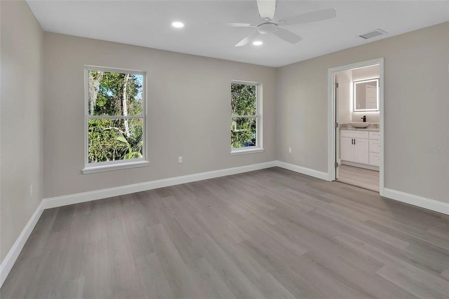 Spacious, unfurnished interior of a new home in , Daytona Beach (Image 14).