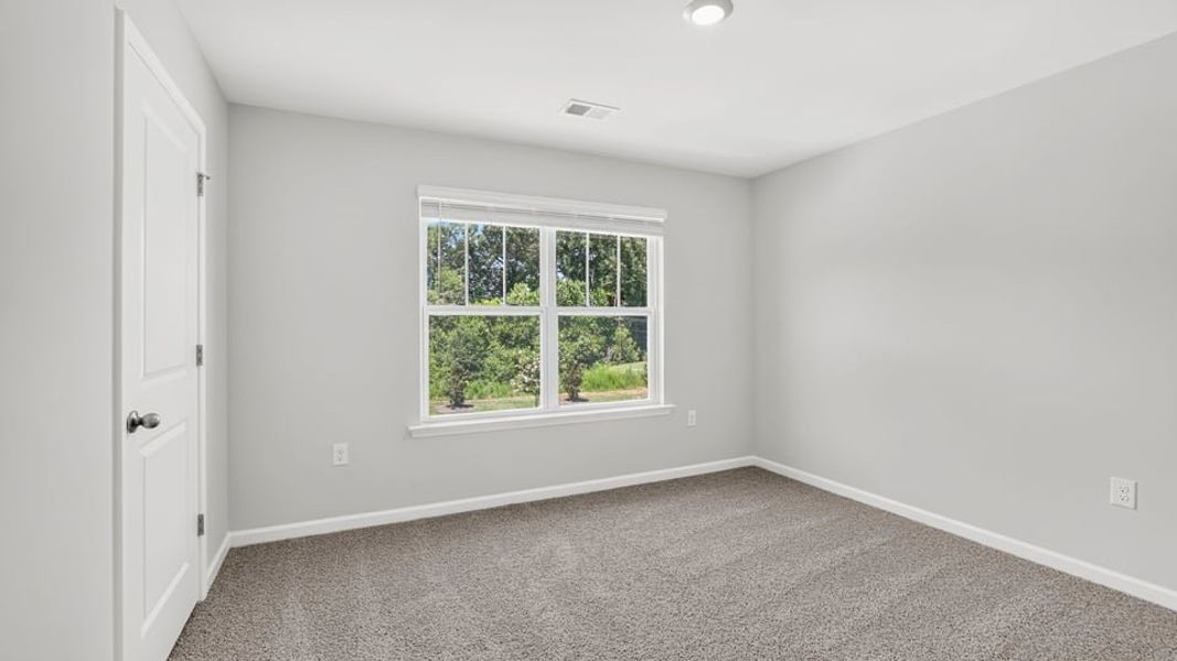 Spacious, unfurnished interior of a new home in Cascade Point, Seneca (Image 30).