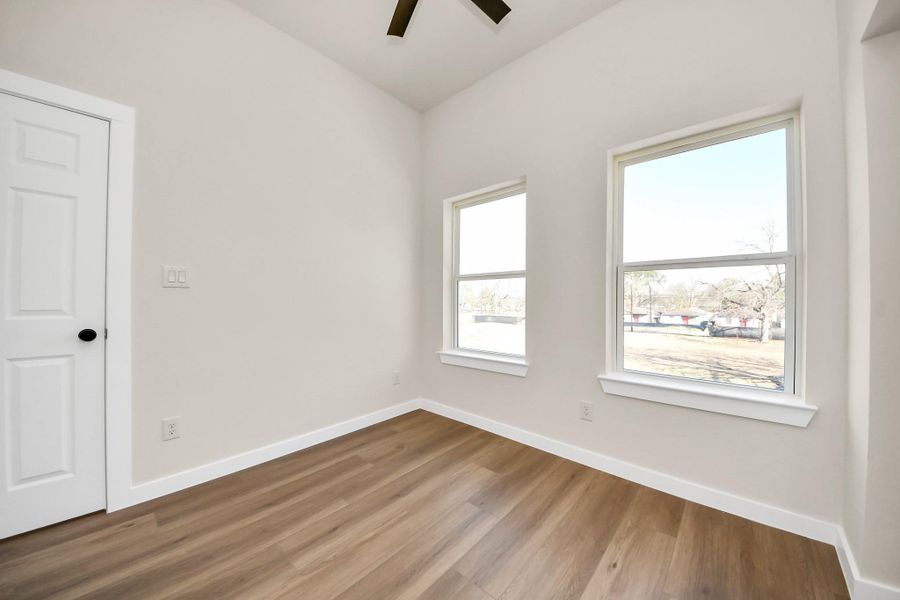 Spacious, unfurnished interior of a new home in , Houston (Image 16).