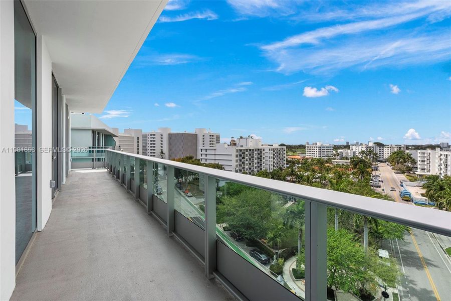 Condo located in Bay Harbor Islands, FL showcasing its design and architecture (Image 17).