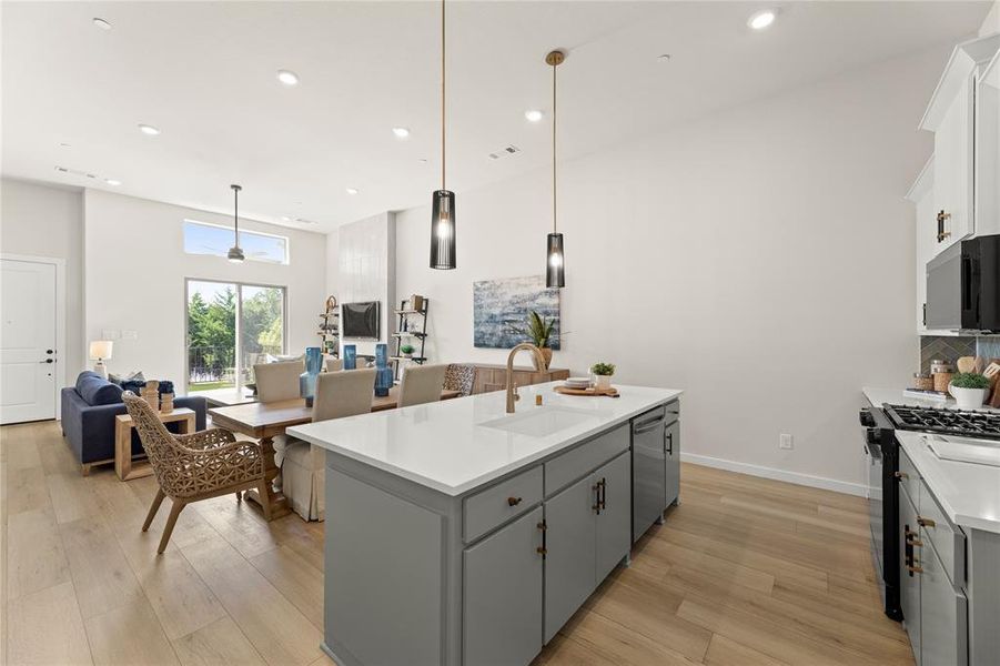 Furnished interior view inside a new home in Cottonwood Creek, Wylie (Image 13).