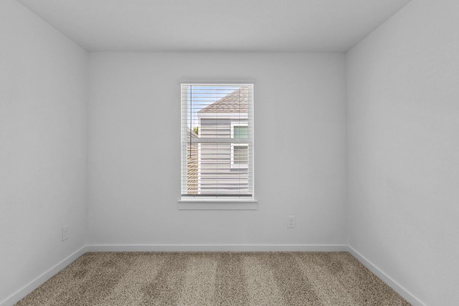 Spacious, unfurnished interior of a new home in Highland Court, Houston (Image 17).