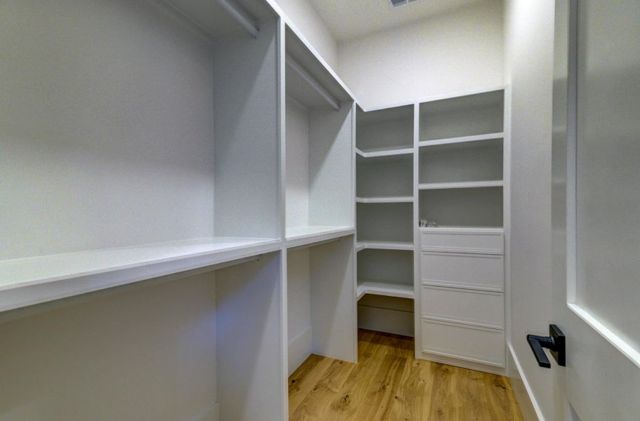 Spacious, unfurnished interior of a new home in , Seabrook Island (Image 40).