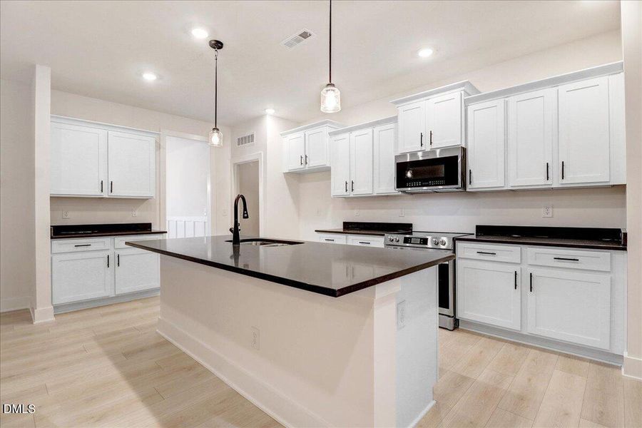 17-105 Oxford Ct-17 17-105 Oxford Ct-17