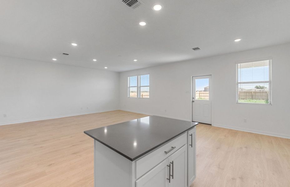 Spacious, unfurnished interior of a new home in Sonterra, Jarrell (Image 45).