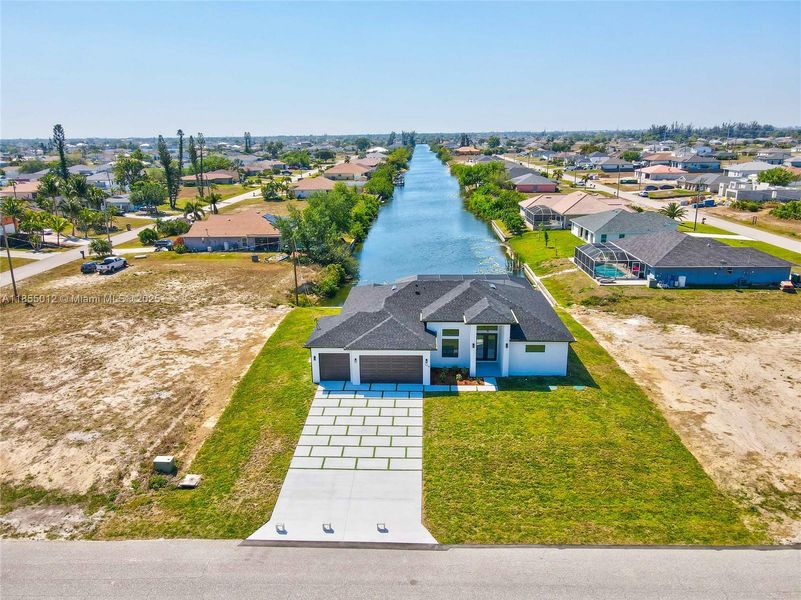 Great Waterview on the face of Whole canal