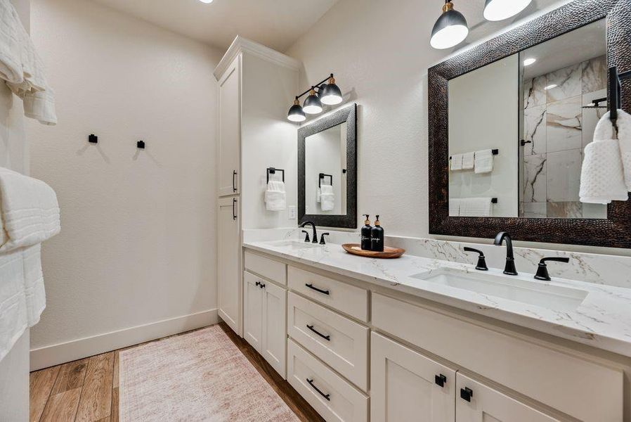 Amazing Resort Style Primary Bathroom!