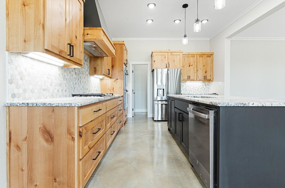 Furnished interior view inside a new home in , Gatesville (Image 10).