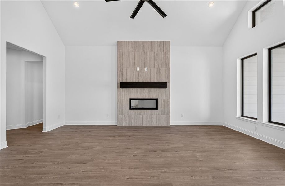 Spacious, unfurnished interior of a new home in Monarch Manor, Poolville (Image 28).