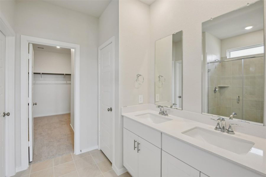 Photo is not of the actual home, but is an inspirational photo of builder’s model home and may depict options, furnishings, and/or decorator features that are not included Photo is not of the actual home, but is an inspirational photo of builder’s model home and may depict options, furnishings, and/or decorator features that are not included