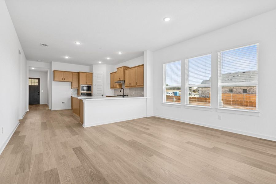 Spacious, unfurnished interior of a new home in Heritage, Dripping Springs (Image 12). Spacious, unfurnished interior of a new home in Heritage, Dripping Springs (Image 12).