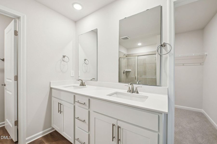 27-web-or-mls-Raleigh - Oak Manor - 121