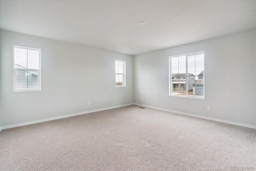 Spacious, unfurnished interior of a new home in Bradley Heights, Colorado Springs (Image 21).