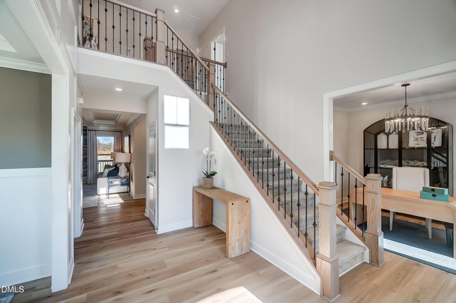 Lexington II - Foyer