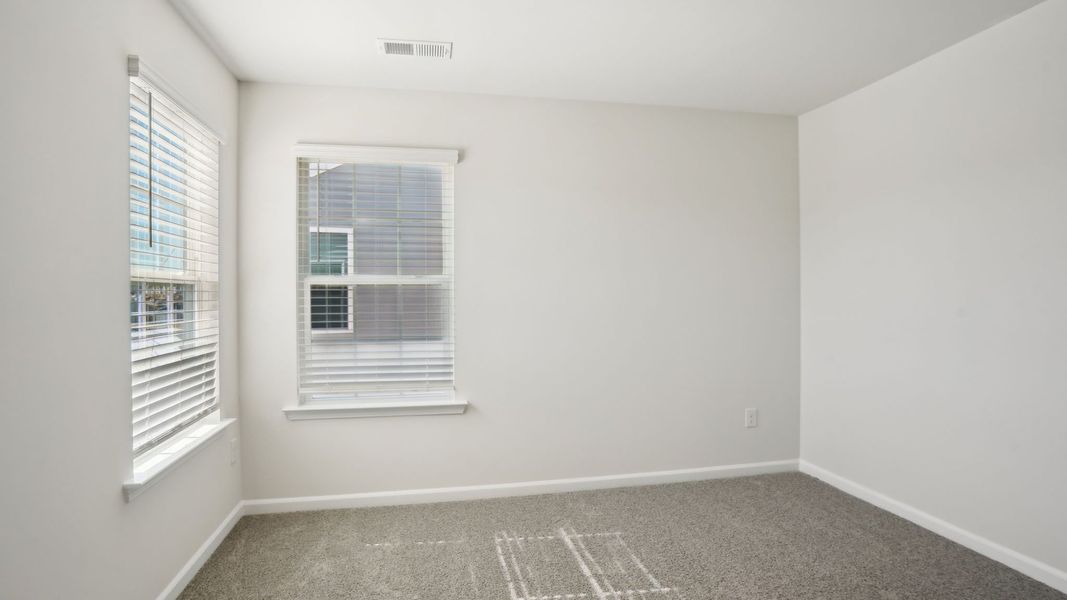 Spacious, unfurnished interior of a new home in Granite Falls, Lancaster (Image 23).