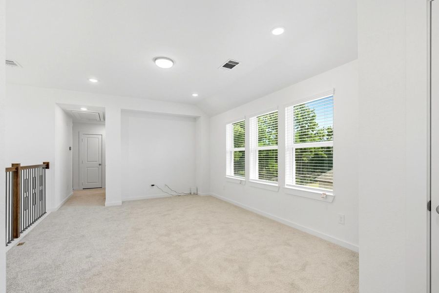 Upstair loft area can be used as a game room or adiitional living space. Upstair loft area can be used as a game room or adiitional living space.