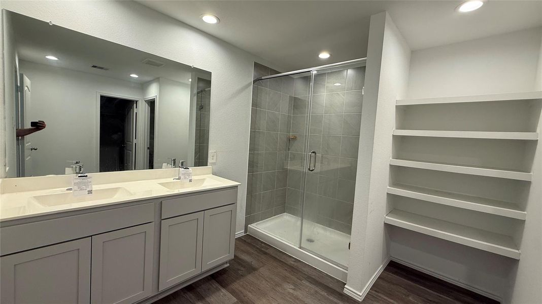 Furnished interior view inside a new home in , Conroe (Image 7).
