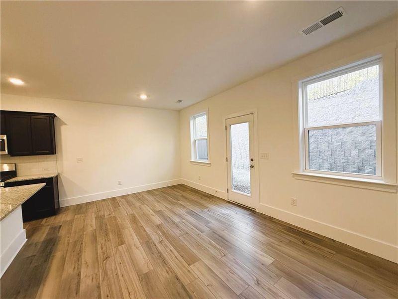 Spacious, unfurnished interior of a new home in Park Vue, Atlanta (Image 16).