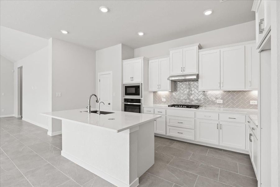 Furnished interior view inside a new home in Village at Three Oaks, Seguin (Image 8). Furnished interior view inside a new home in Village at Three Oaks, Seguin (Image 8).