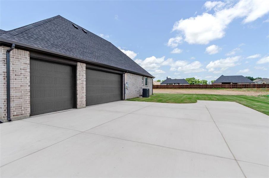 Exterior details and patio area of a home in , Paradise (Image 4).