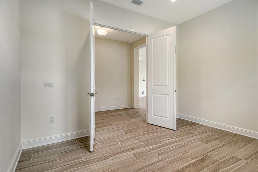 Spacious, unfurnished interior of a new home in , Venice (Image 34).