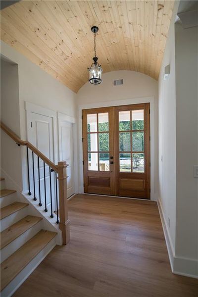 Spacious, unfurnished interior of a new home in , Clermont (Image 31).