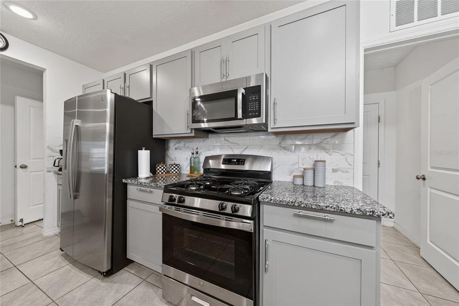 Furnished interior view inside a new home in , Winter Garden (Image 21).