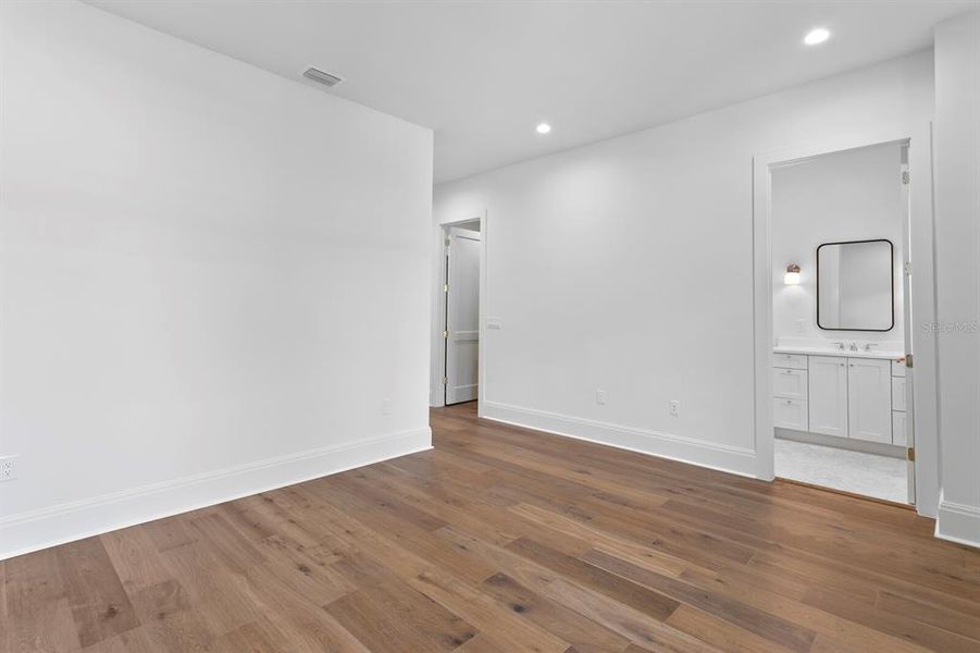 Spacious, unfurnished interior of a new home in , Tampa (Image 66). Spacious, unfurnished interior of a new home in , Tampa (Image 66).