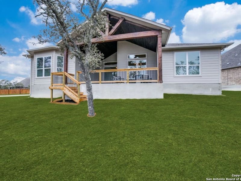 Exterior details and patio area of a home in Ladera, San Antonio (Image 19). Exterior details and patio area of a home in Ladera, San Antonio (Image 19).