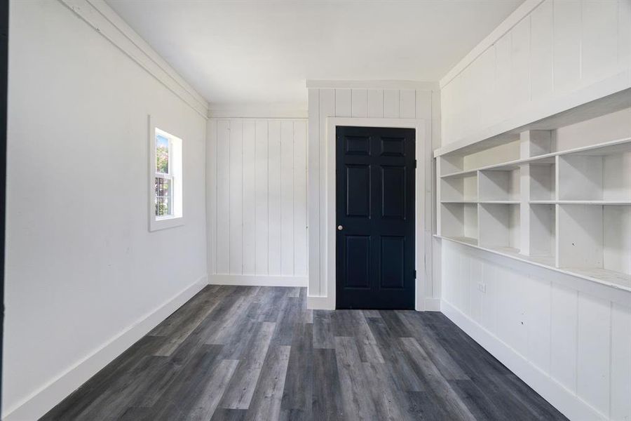 Spacious, unfurnished interior of a new home in , Paris (Image 13). Spacious, unfurnished interior of a new home in , Paris (Image 13).