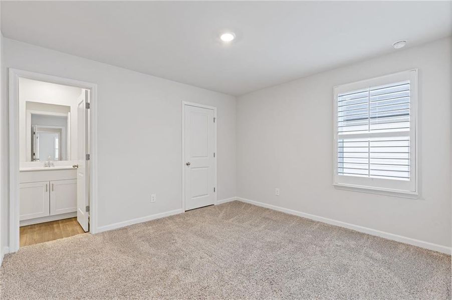 Spacious, unfurnished interior of a new home in , Braselton (Image 27).