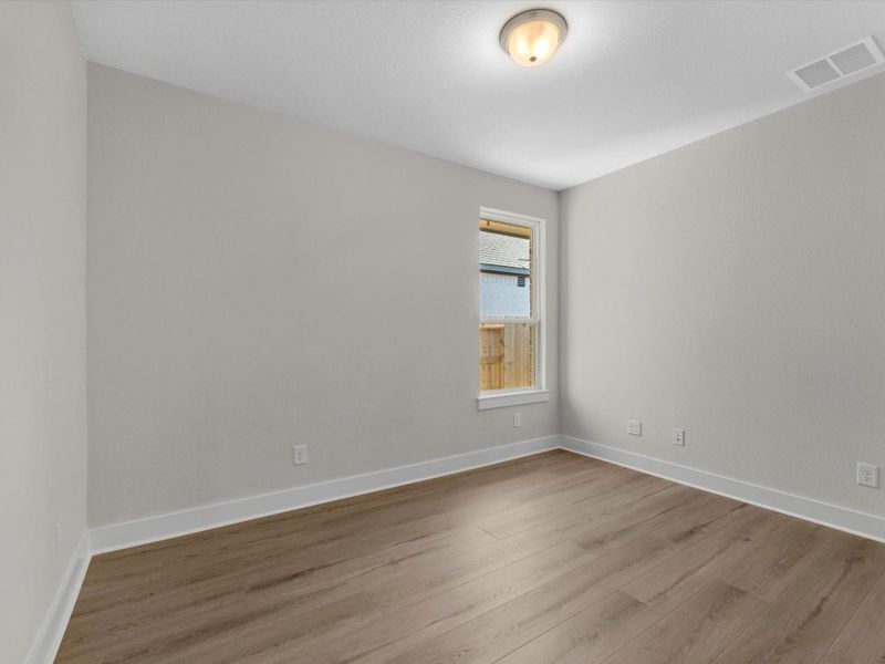 Spacious, unfurnished interior of a new home in Garden Glen at Clopton Farms, Montgomery (Image 11).